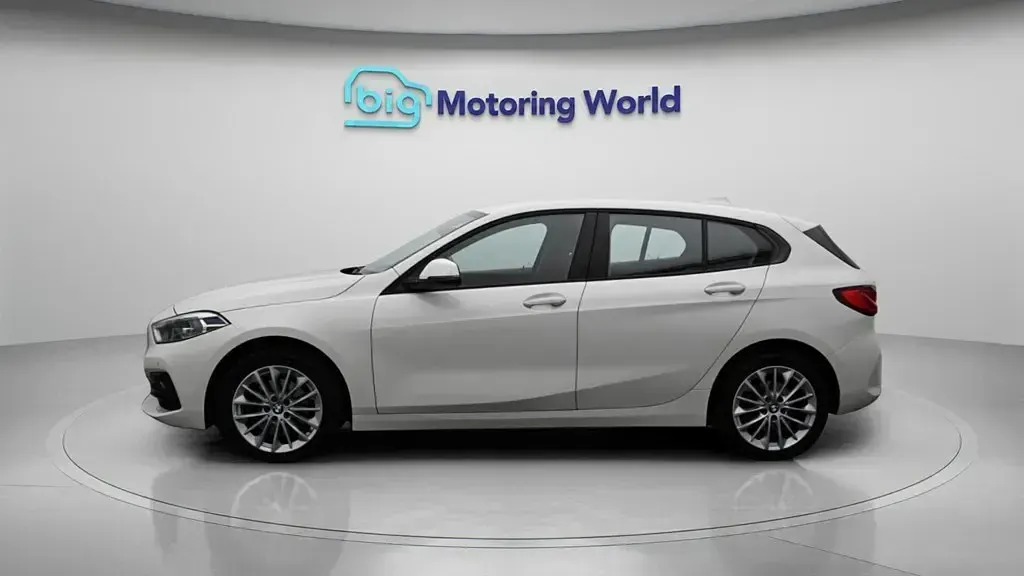 Usado BMW 116 116 CV (85 kW) 2024 Blanco Utilitario