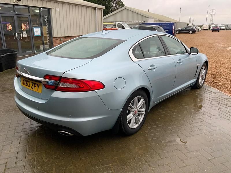 Second-hand Jaguar XF Luxury 2013 Albastru Berlinǎ