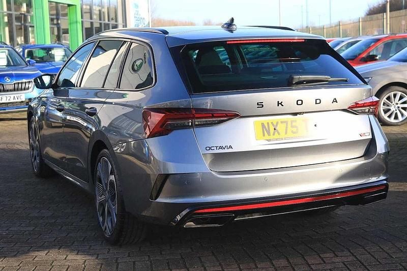 Used Skoda Octavia vRS 265 HP (194 kW) 2025 Graphite grey metallic Estate