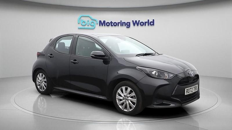 Used Toyota Yaris Hybrid 116 HP (85 kW) 2023 Black Hatchback