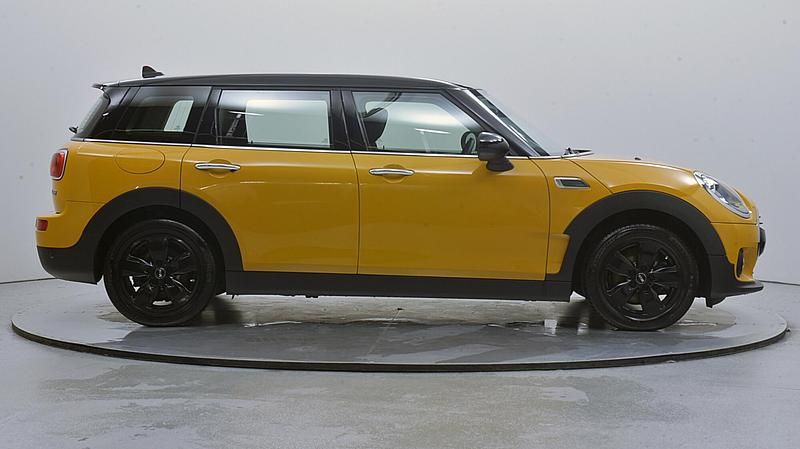 Used Mini Cooper Clubman 134 HP (98 kW) 2017 Orange Estate