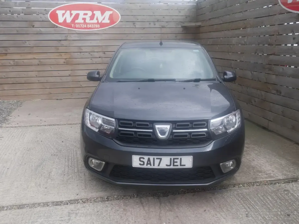 Usado Dacia Sandero Lauréate 90 HP (66 kW) 2017 Cinzento Citadino