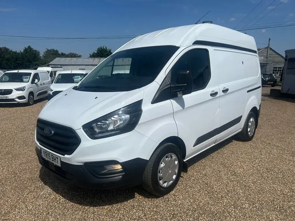 Used Ford Transit Custom 105 HP (77 kW) 2019 White Van