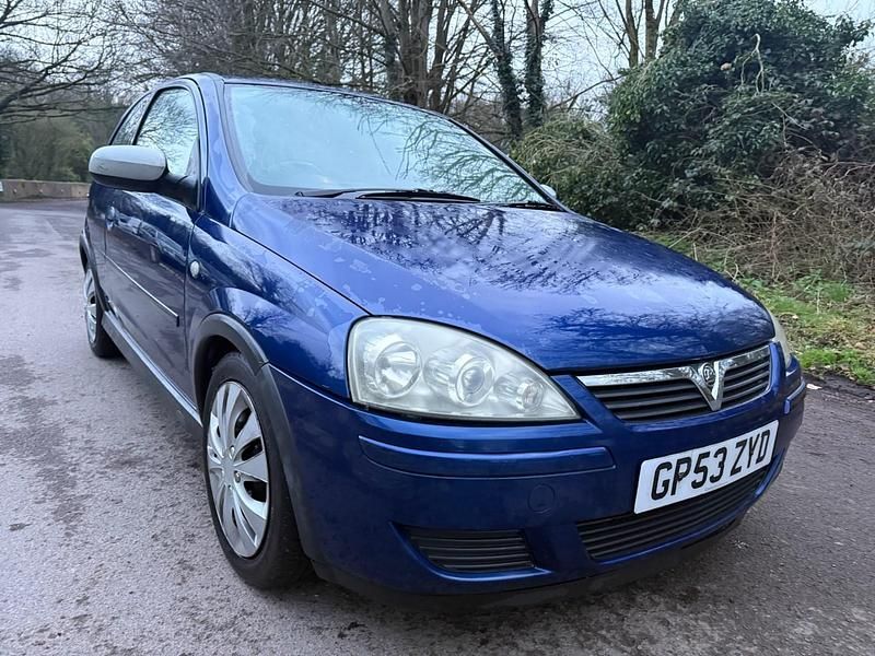 Used Vauxhall Corsa Design Edition 2004 Blue Hatchback