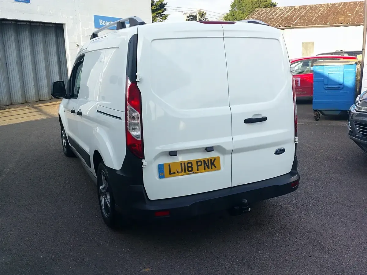 Used Ford Transit Connect 100 HP (73 kW) 2018 White MPV