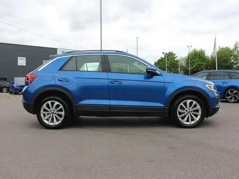 Używany VW T-Roc Life 2023 Niebieski SUV