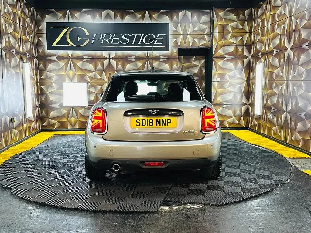 Used Mini Cooper D Hatch 116 HP (85 kW) 2018 Silver Hatchback