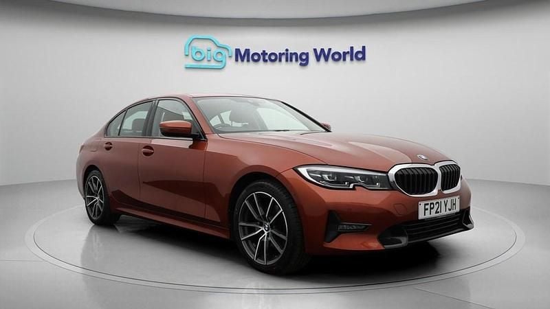 Used BMW 320 Sport Line 184 HP (135 kW) 2021 Orange Sedan