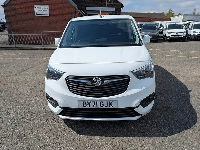 Gebraucht Vauxhall Combo Sportive 100 PS (73 kW) 2021 Weiß Van / Kleinbus