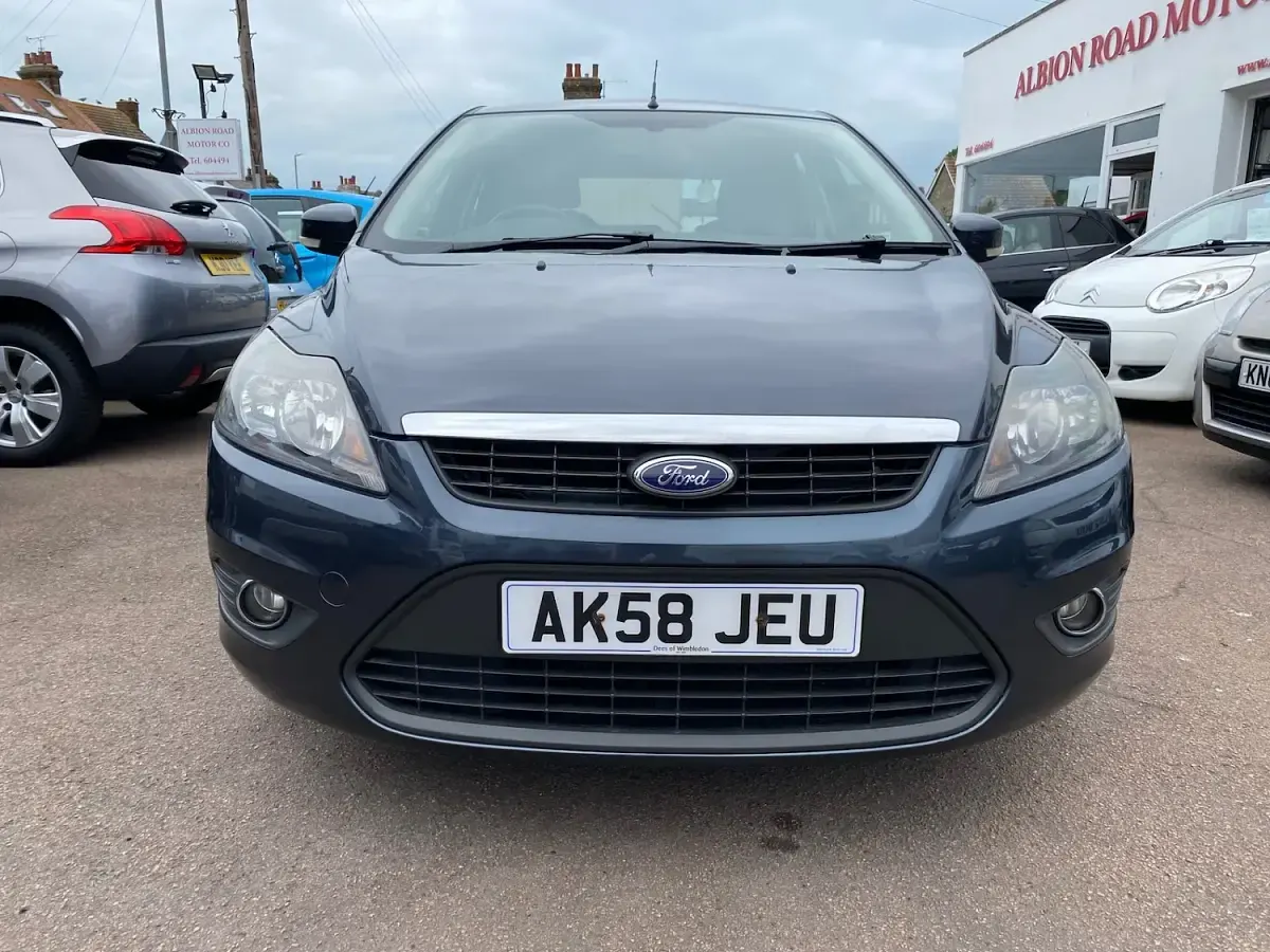 Used Ford Focus Zetec 100 HP (73 kW) 2008 Grey Hatchback