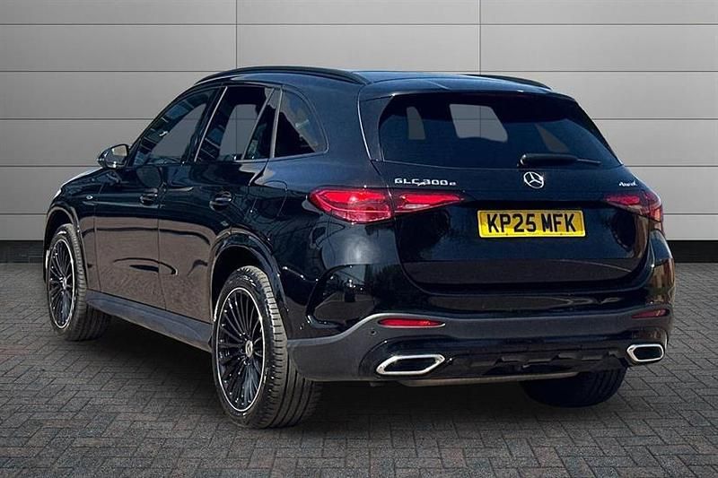 Second-hand Mercedes GLC300e Urban 313 CP (230 kW) 2025 Negru Break