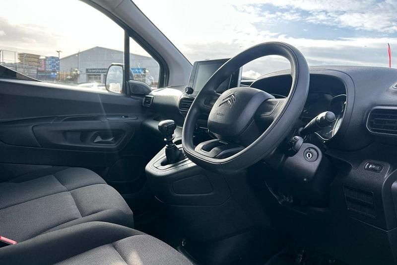 Usado Citroën Berlingo 100 HP (73 kW) 2023 Branco Monovolume