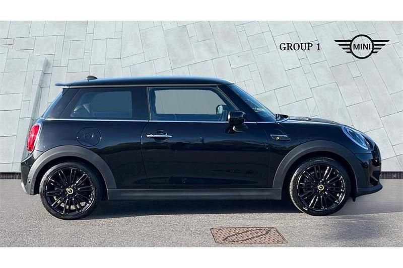 Używany Mini Cooper S Level 2 135 kW (184 KM) 2022 Czarny Hatchback