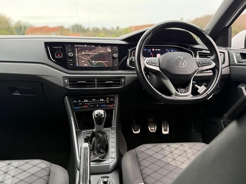 Used VW Polo R-line 95 HP (69 kW) 2022 White Hatchback