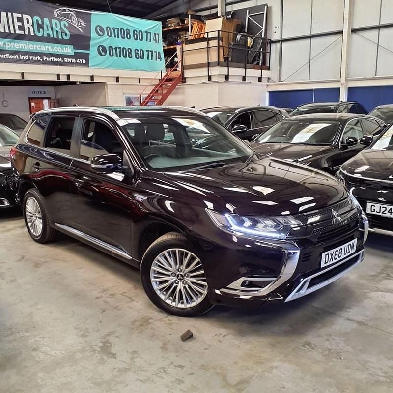 Black Used 2018 Mitsubishi Outlander P-HEV Estate | £11,995 (Super price) - Image 1/4