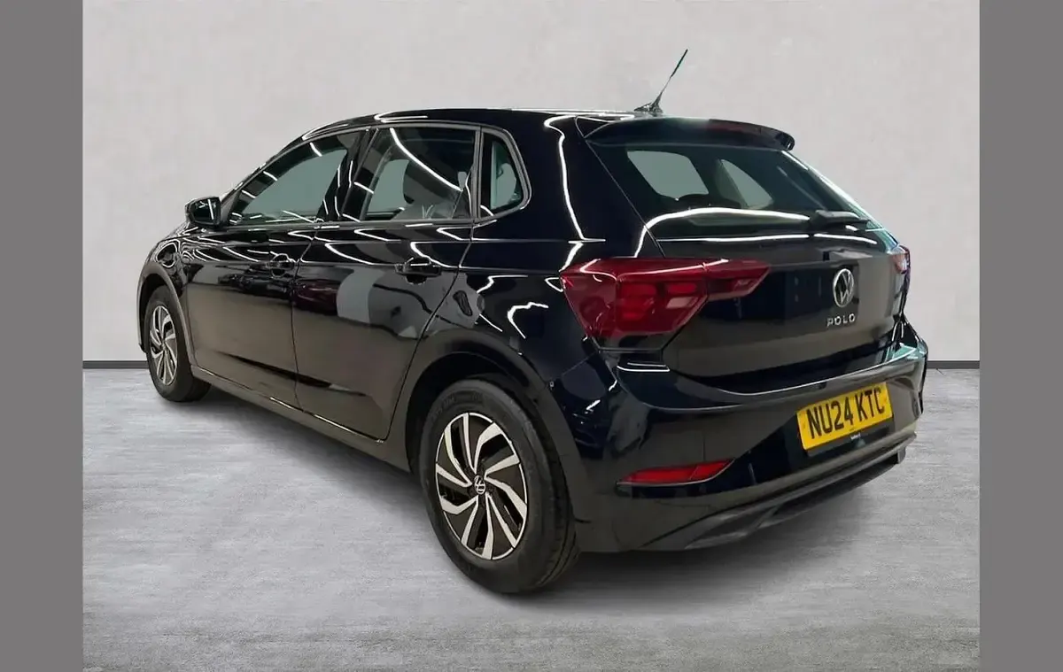 Used VW Polo Life 95 HP (69 kW) 2024 Black Hatchback