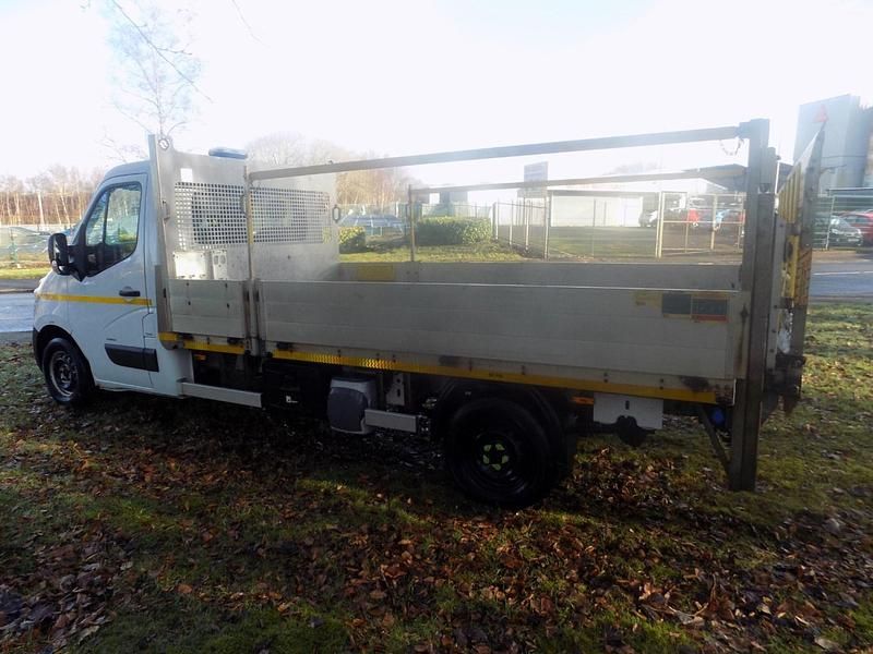 Used Vauxhall Movano 130 HP (95 kW) 2019 White MPV