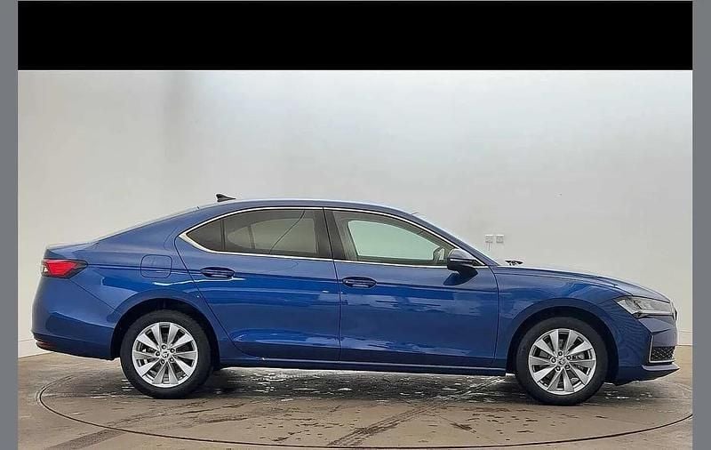 Used Skoda Superb SE Technology 150 HP (110 kW) 2025 Cobalt blue metallic Hatchback