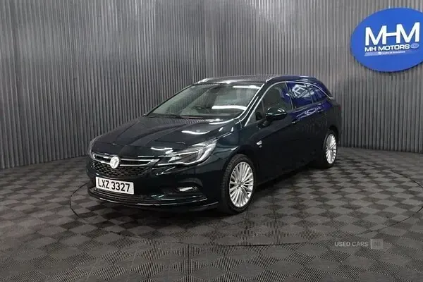 Used Vauxhall Astra Elite 150 HP (110 kW) 2017 Green Estate