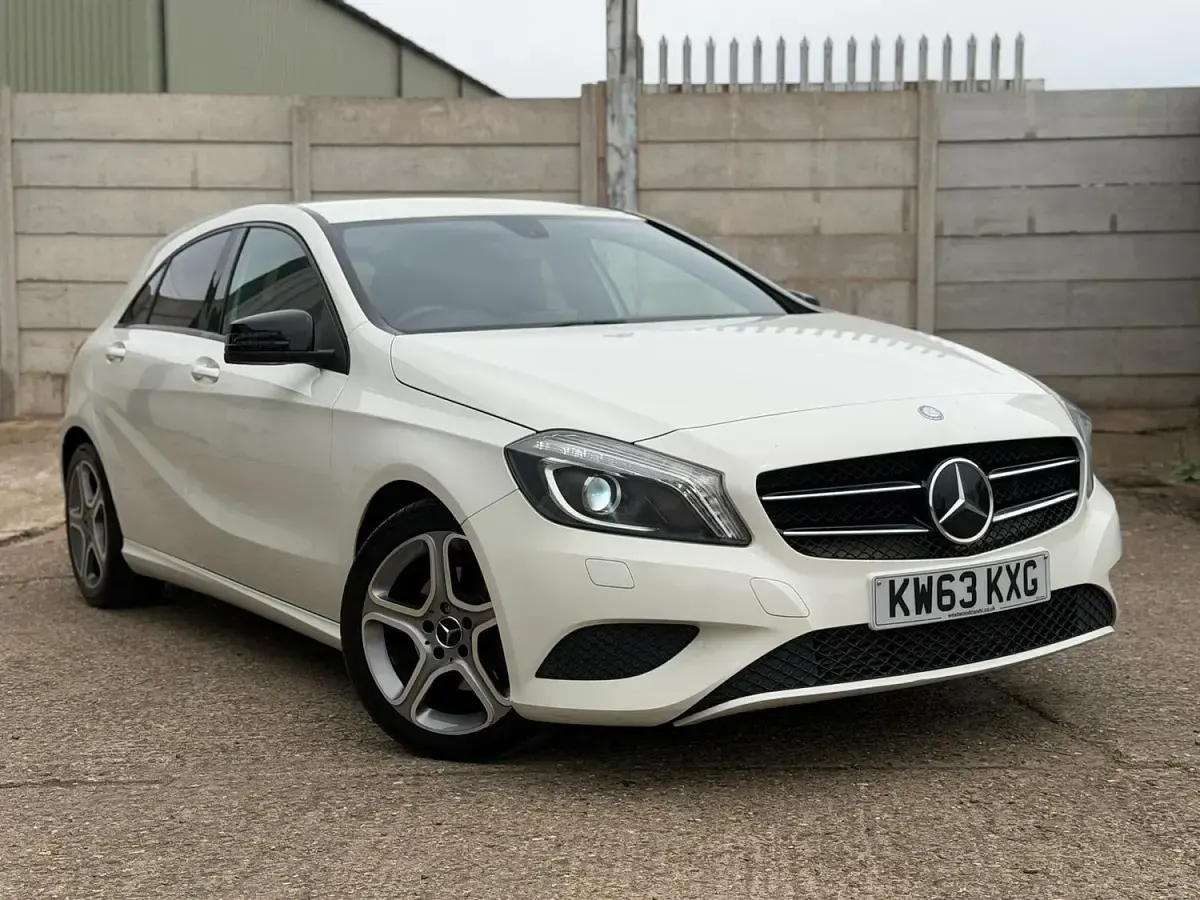 Used Mercedes A200 136 HP (100 kW) 2014 White Hatchback