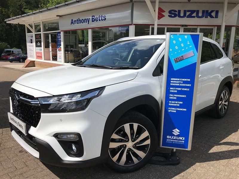 New 2025 Suzuki SX4 S-Cross SUV | £24,999 - Image 1/4