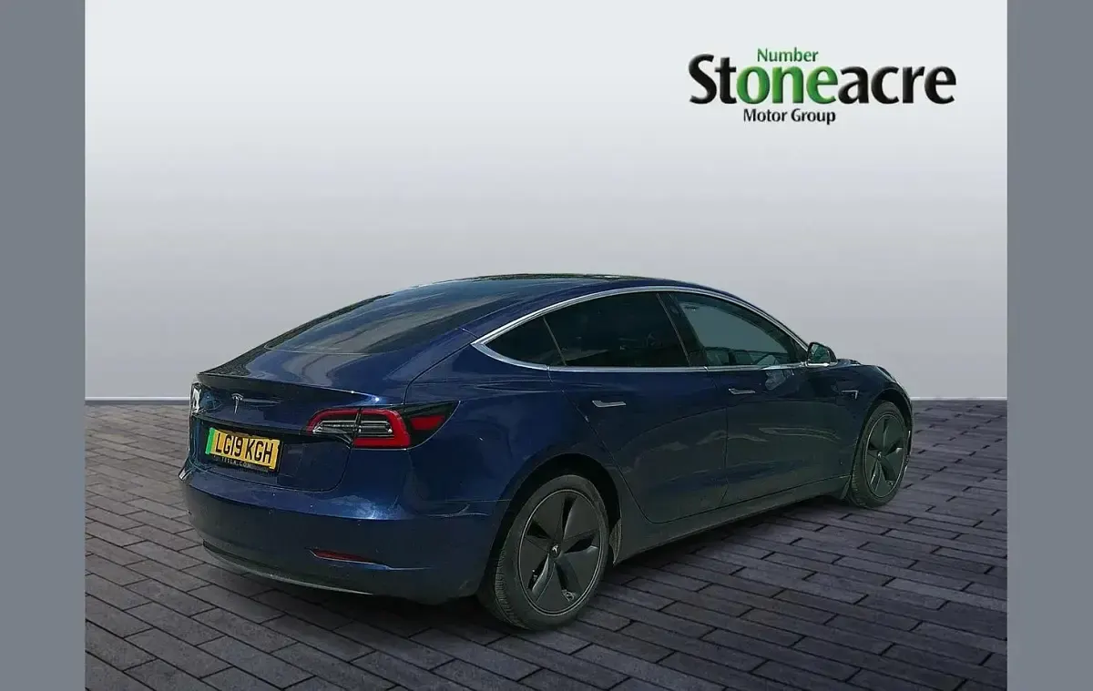 Used Tesla Model 3 Standard Range 239 kW (325 HP) 2019 Blue Sedan