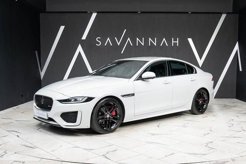 Usado Jaguar XE R-Dynamic 204 HP (150 kW) 2021 Branco Sedan