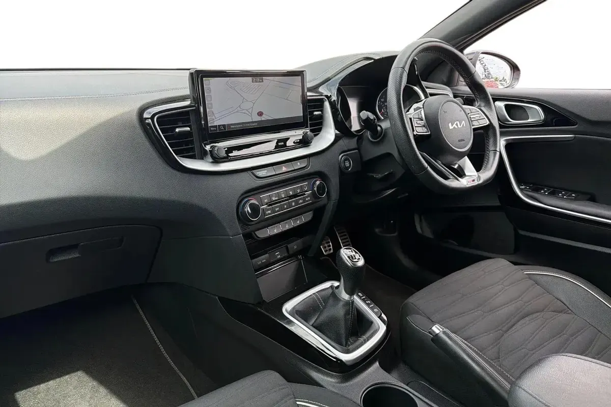 Käytetty Kia Ceed GT-Line 158 HP (116 kW) 2021 Oranssi Viistoperä