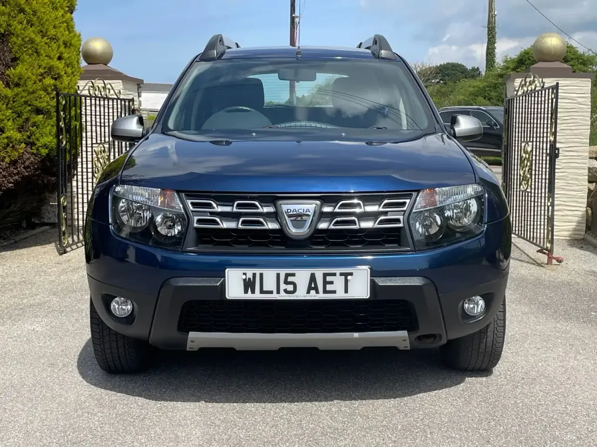 Second-hand Dacia Duster Lauréate 110 CP (80 kW) 2015 Albastru SUV