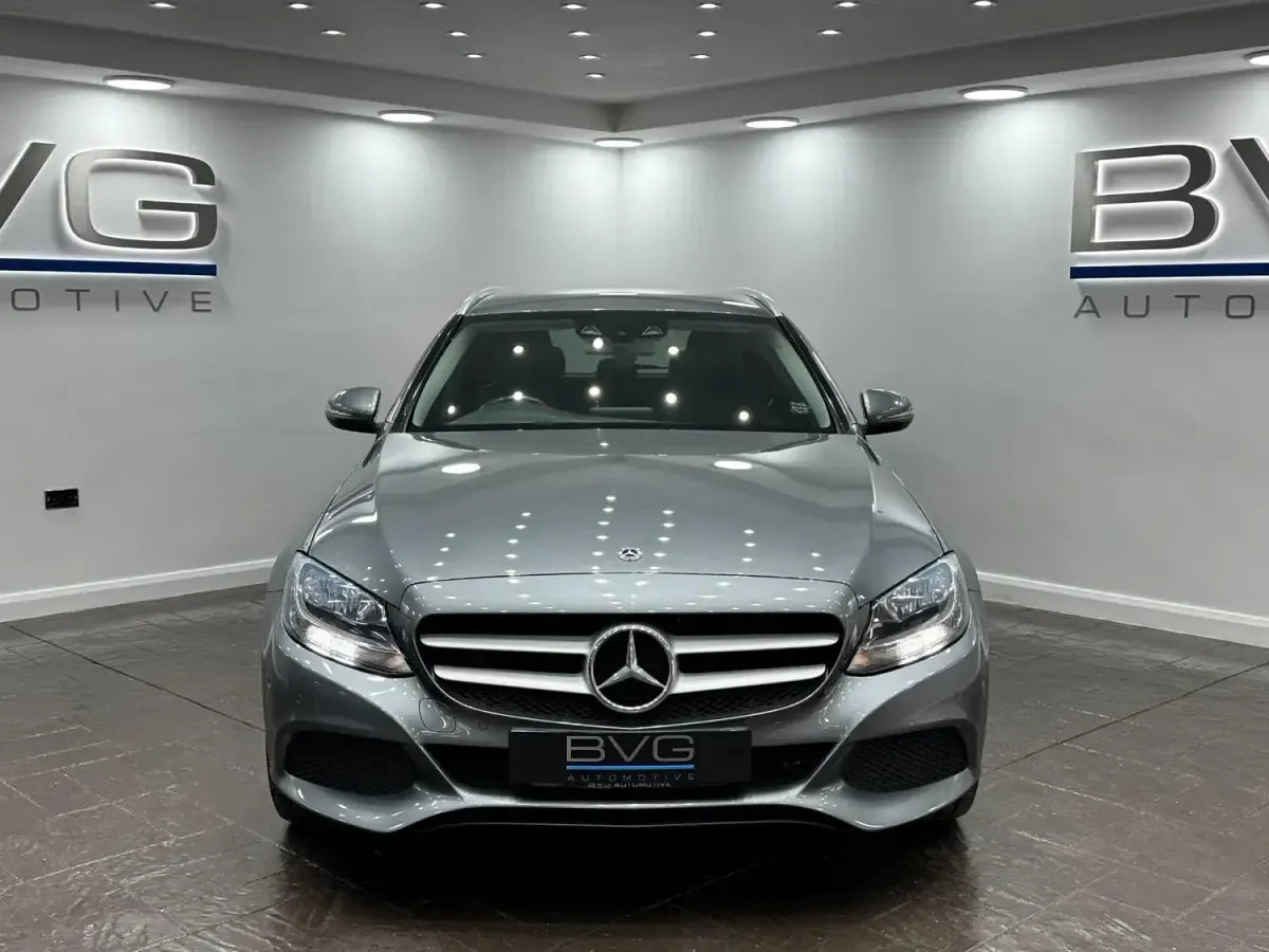Używany Mercedes C220 Executive 2017 Szary Kombi