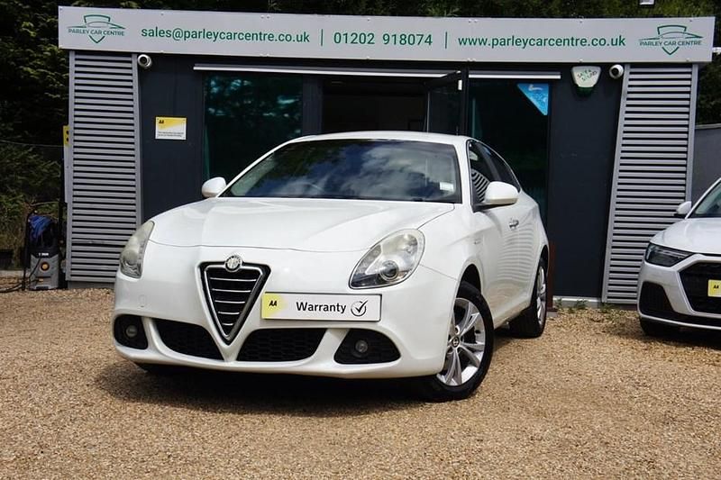 White Used 2010 Alfa Romeo Giulietta Lusso Hatchback | £3,995 (Fair price) - Image 1/1