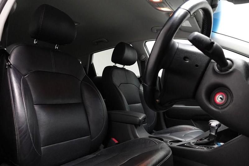 Used Kia Niro 139 HP (102 kW) 2018 White SUV