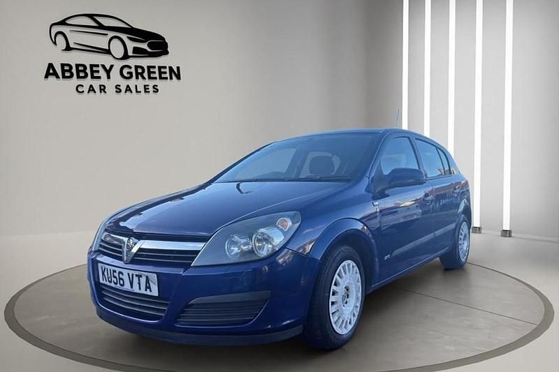 Blue Used 2006 Vauxhall Astra Hatchback | £1,550 (Good price) - Image 1/1