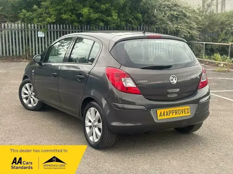 Used Vauxhall Corsa Excite 100 HP (73 kW) 2014 Grey Hatchback