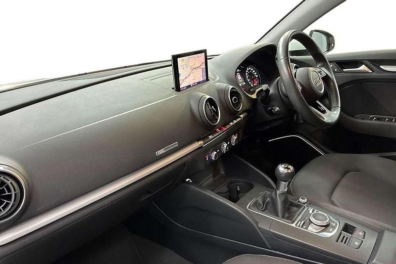 Used Audi A3 113 HP (83 kW) 2019 White Sedan