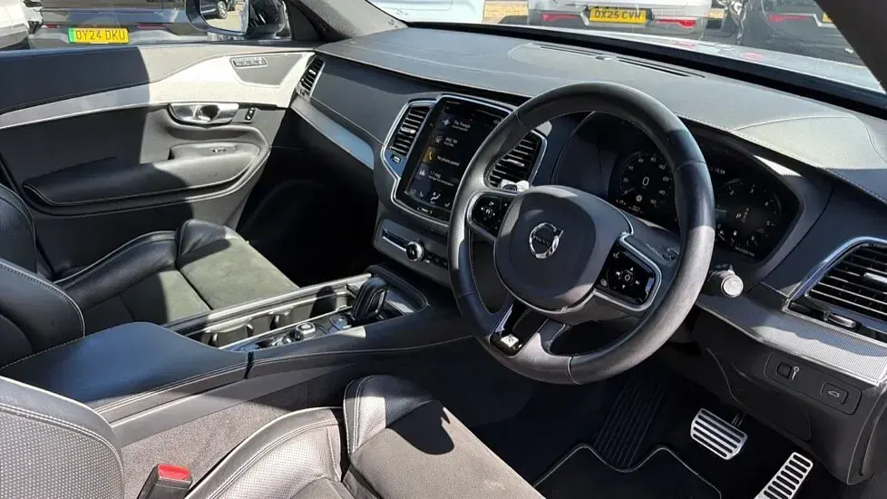 Used Volvo XC90 R-Design 232 HP (170 kW) 2019 Silver SUV