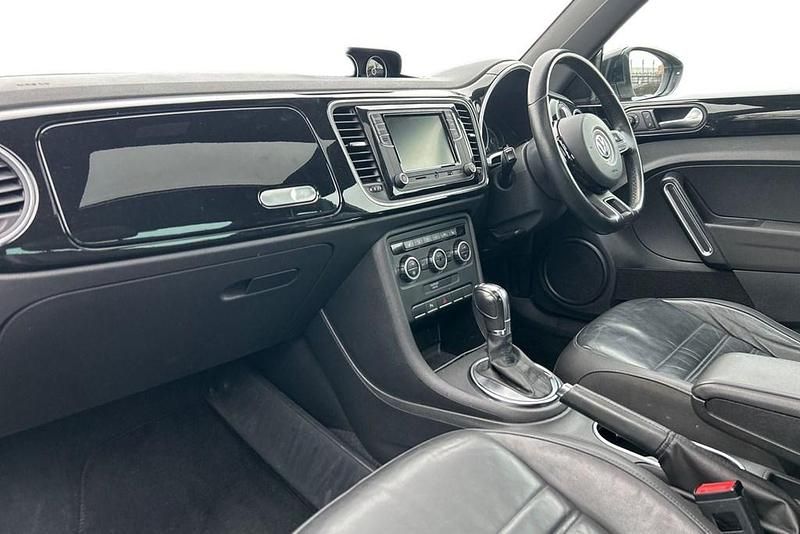 Used VW Beetle Sport 140 HP (102 kW) 2013 White Hatchback