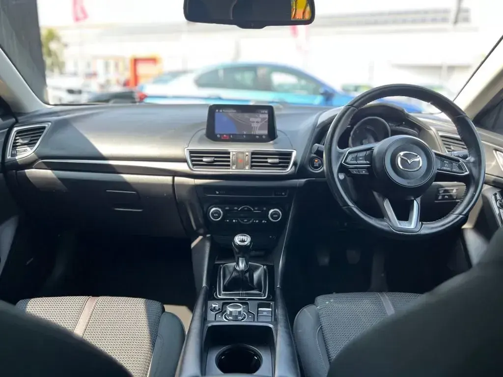 Used Mazda 3 Inclusive 121 HP (88 kW) 2018 Black Hatchback