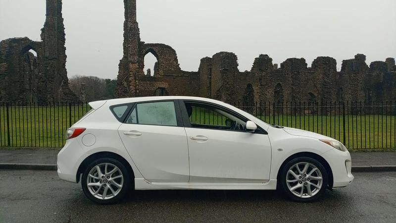 Used Mazda 3 105 HP (77 kW) 2013 White Hatchback