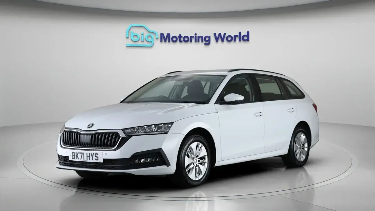 Used Skoda Octavia SE Technology 116 HP (85 kW) 2021 White Estate