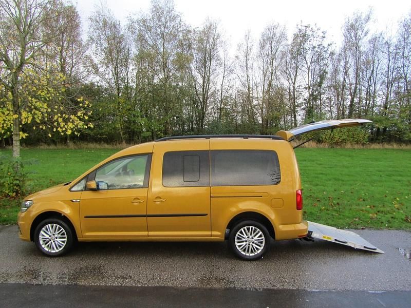 Yellow Used 2021 VW Caddy Maxi Life Life MPV | £19,495 (A bit pricey) - Image 1/3