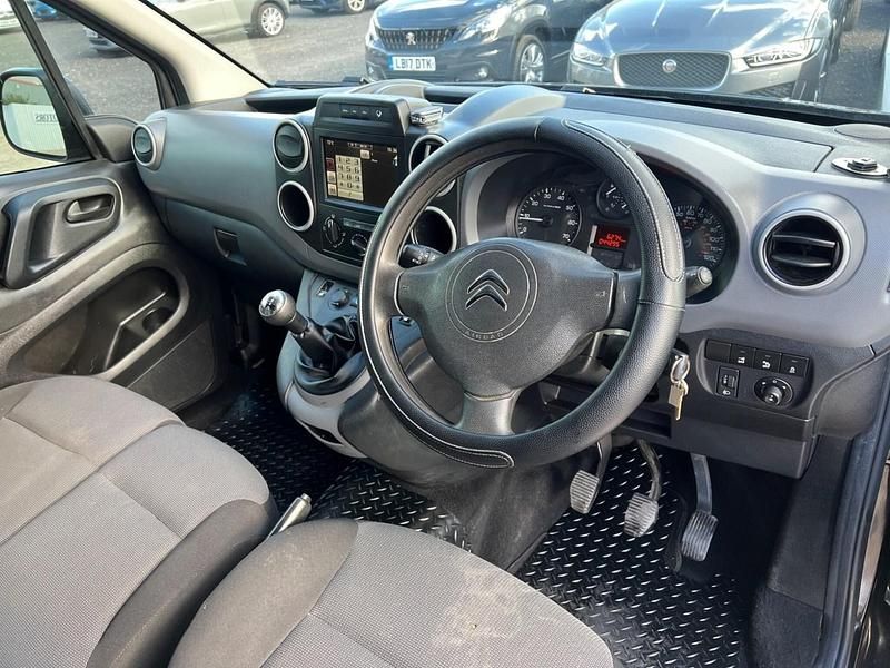 Usado Citroën Berlingo 75 CV (55 kW) 2018 Negro Monovolumen