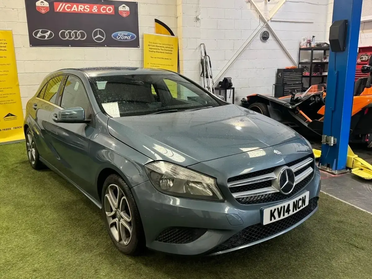 Used Mercedes A180 2014 Blue Hatchback