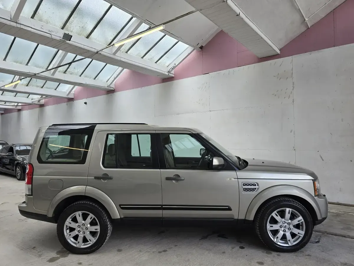 Used Land Rover Discovery 4 2011 Gold SUV