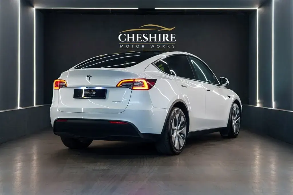 Used Tesla Model Y Long Range AWD 378 kW (514 HP) 2024 White SUV