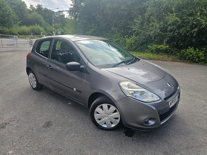 Grey Used 2009 Renault Clio II Extreme Hatchback | £1,895 (Good price) - Image 1/4