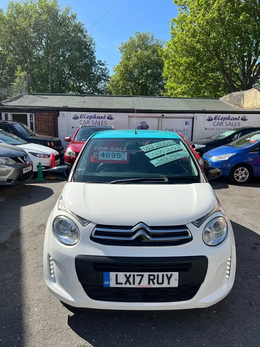Used Citroën C1 Feel 68 HP (50 kW) 2017 White Hatchback