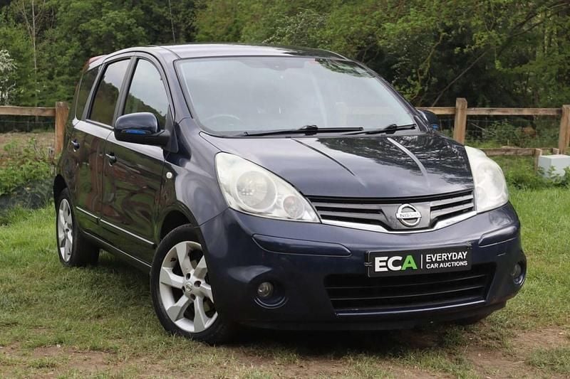 Używany Nissan Note Tekna 90 KM (66 kW) 2010 Niebieski Hatchback
