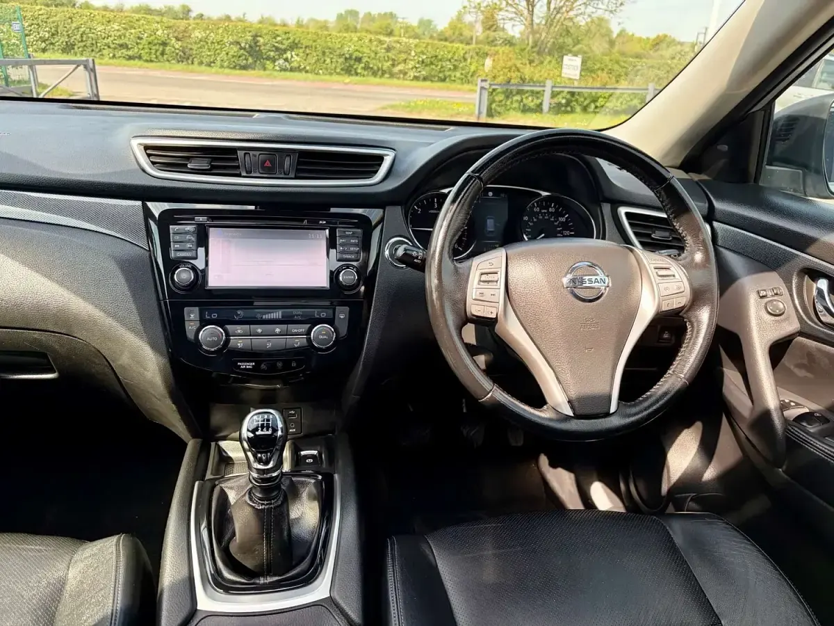 Used Nissan X-Trail Tekna 130 HP (95 kW) 2015 Silver SUV