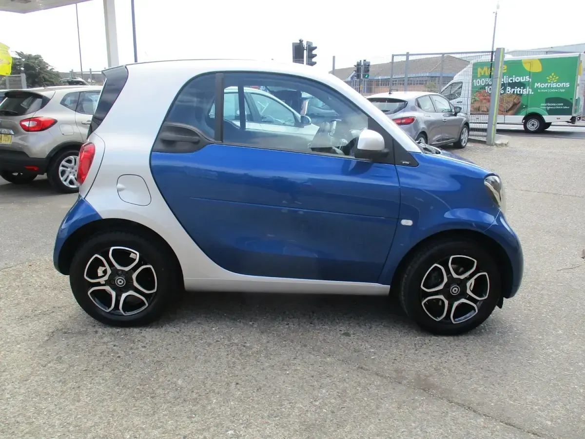 Used Smart ForTwo Coupé Premium 90 HP (66 kW) 2016 Blue Coupe